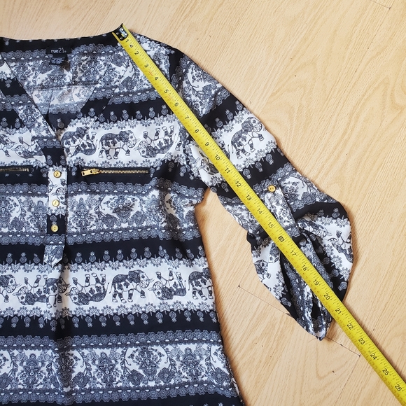 Rue21 Woman's Blouse Size L. - Picture 5 of 6